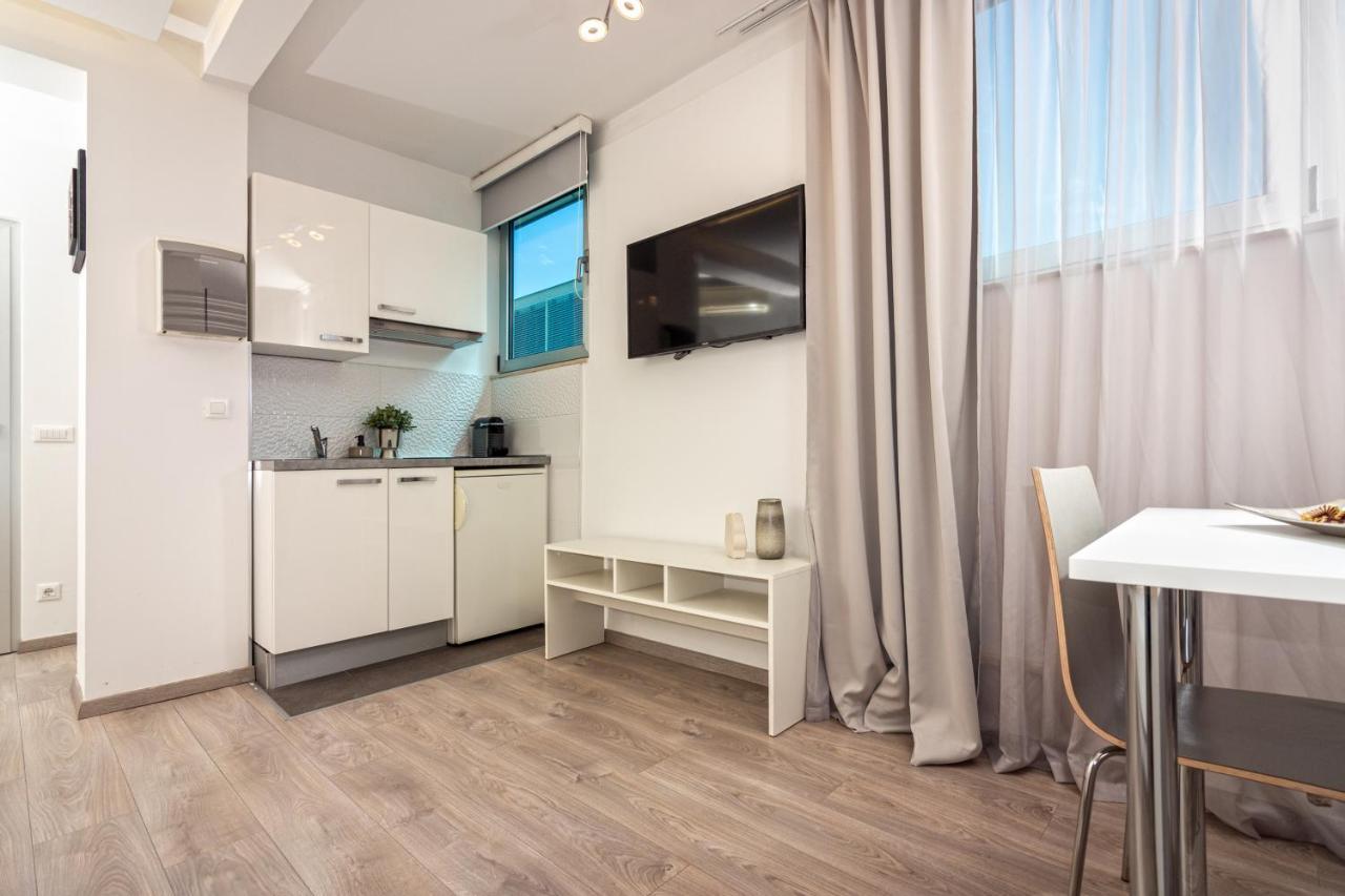 Apartments Lovret Flowers Сплит Экстерьер фото