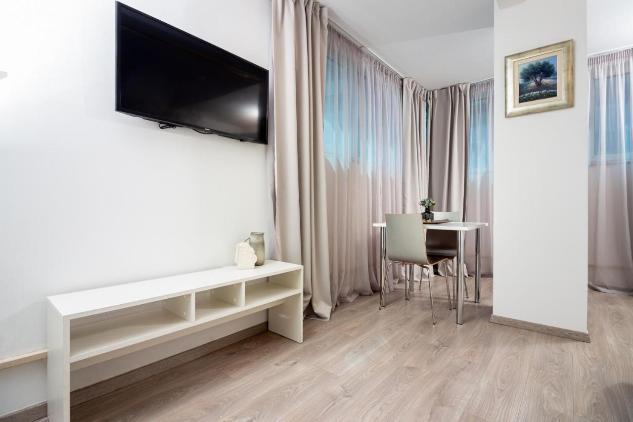 Apartments Lovret Flowers Сплит Экстерьер фото