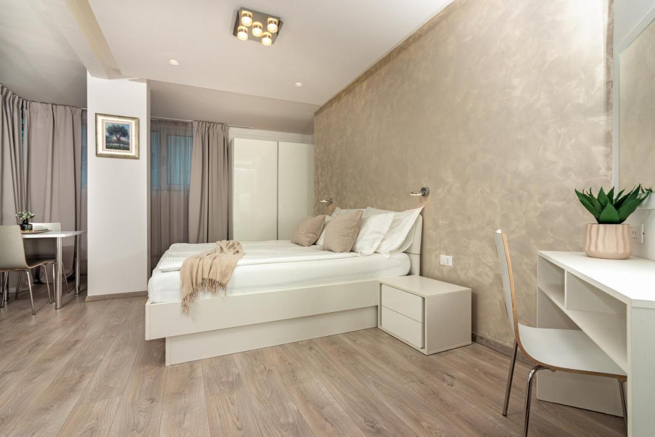 Apartments Lovret Flowers Сплит Экстерьер фото