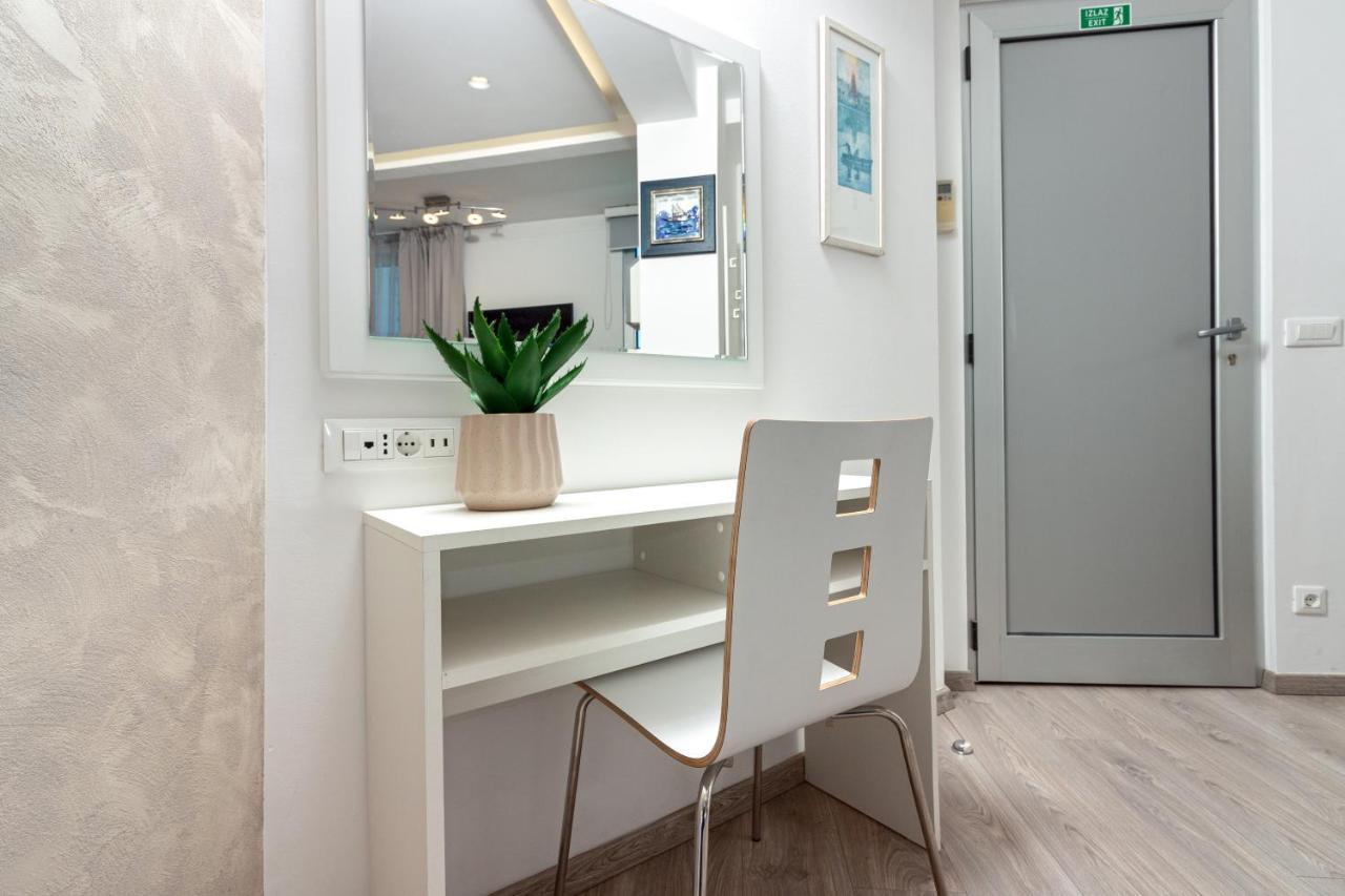 Apartments Lovret Flowers Сплит Экстерьер фото