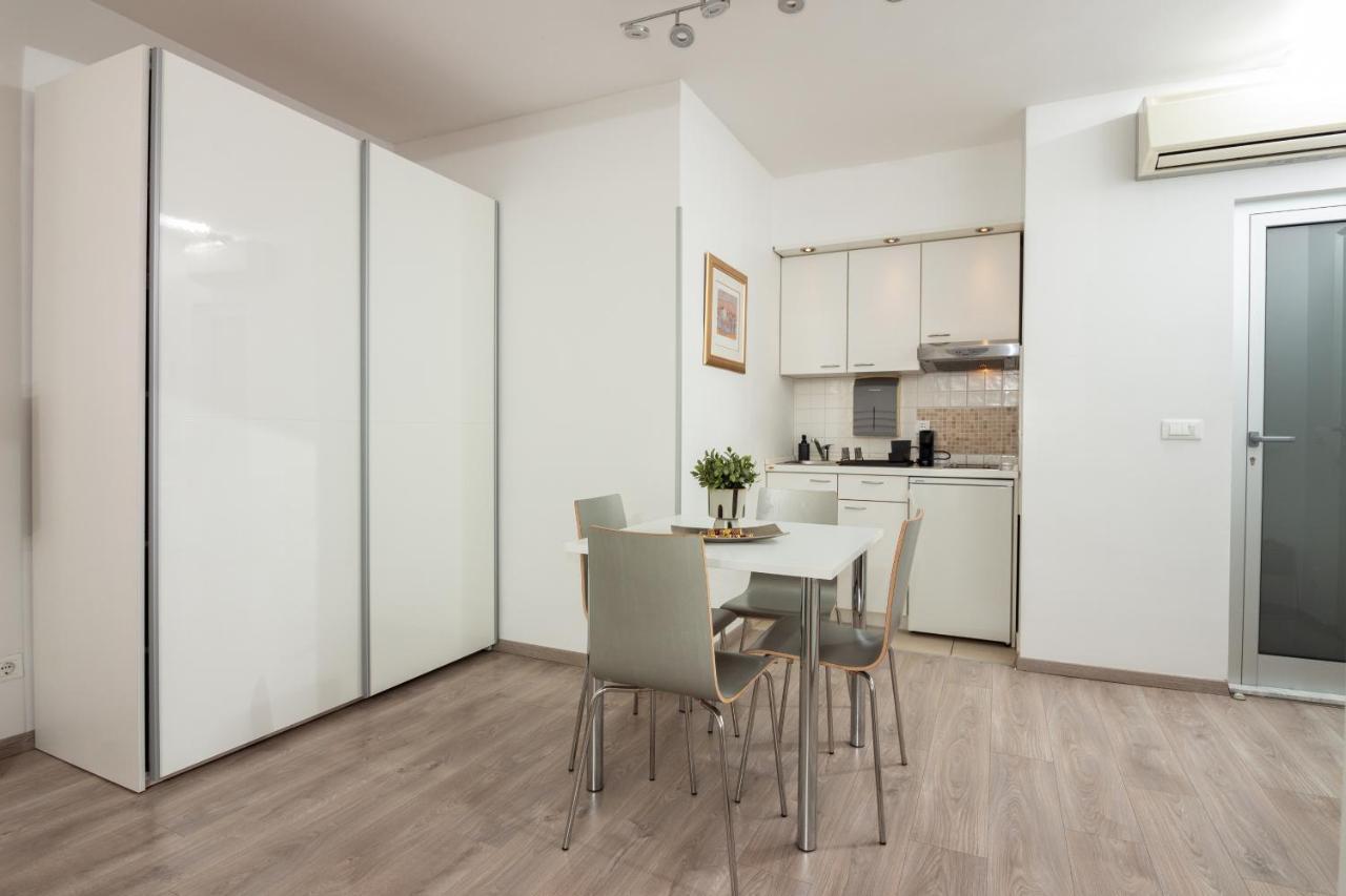 Apartments Lovret Flowers Сплит Экстерьер фото