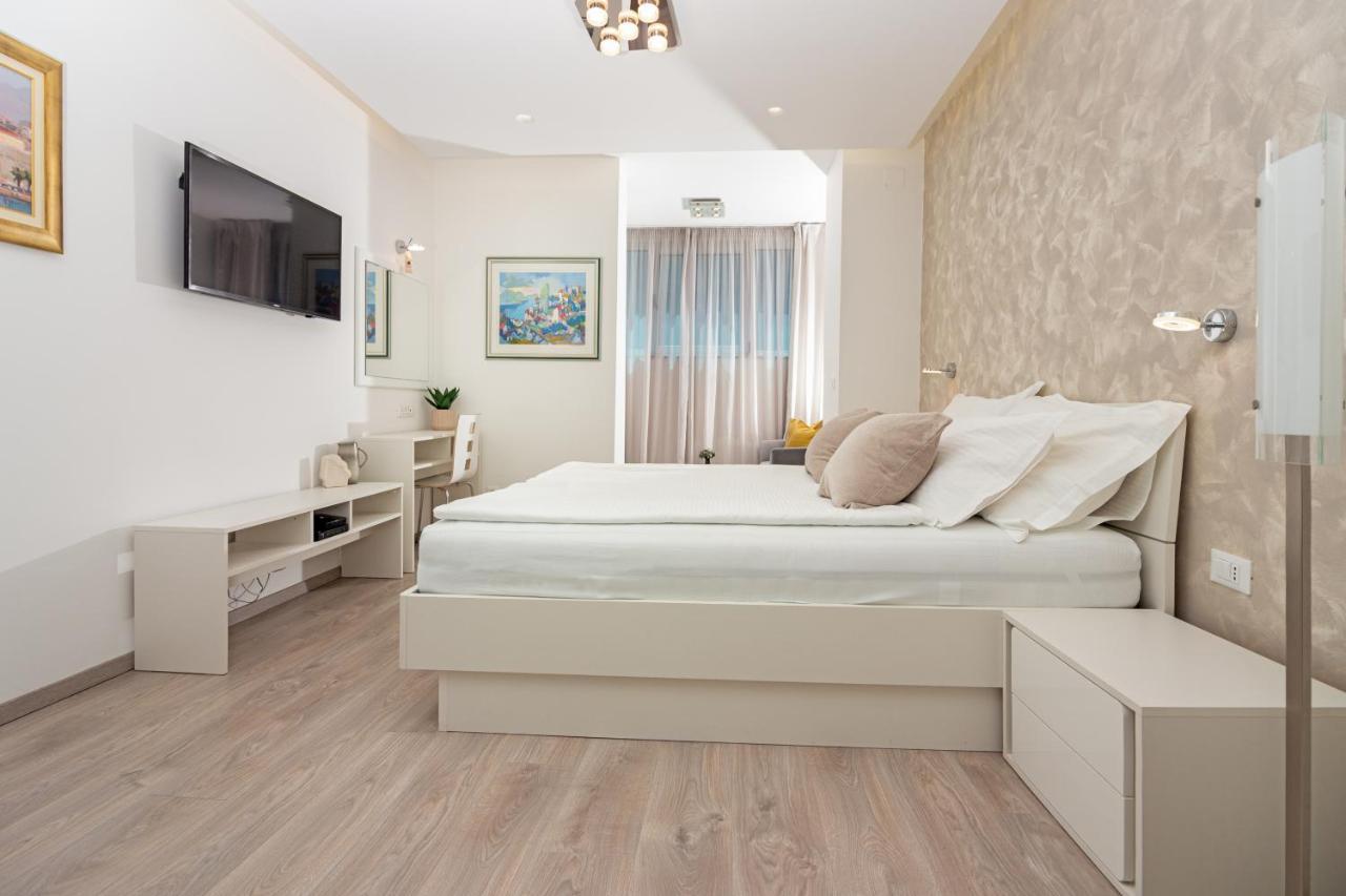 Apartments Lovret Flowers Сплит Экстерьер фото