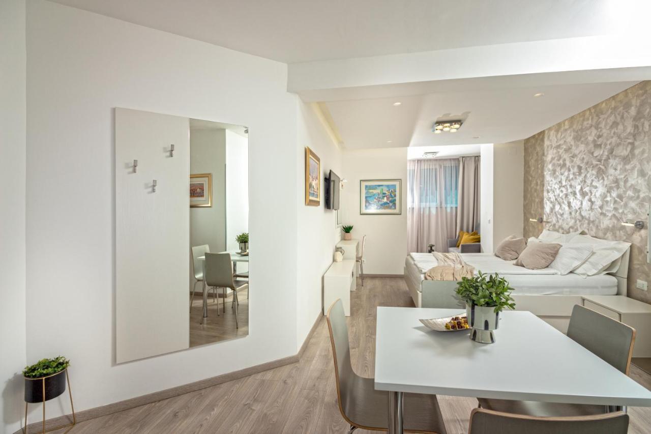 Apartments Lovret Flowers Сплит Экстерьер фото