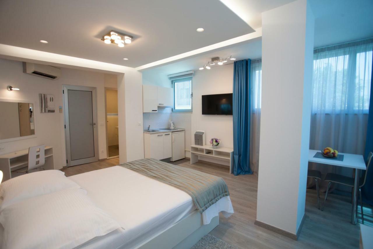 Apartments Lovret Flowers Сплит Экстерьер фото