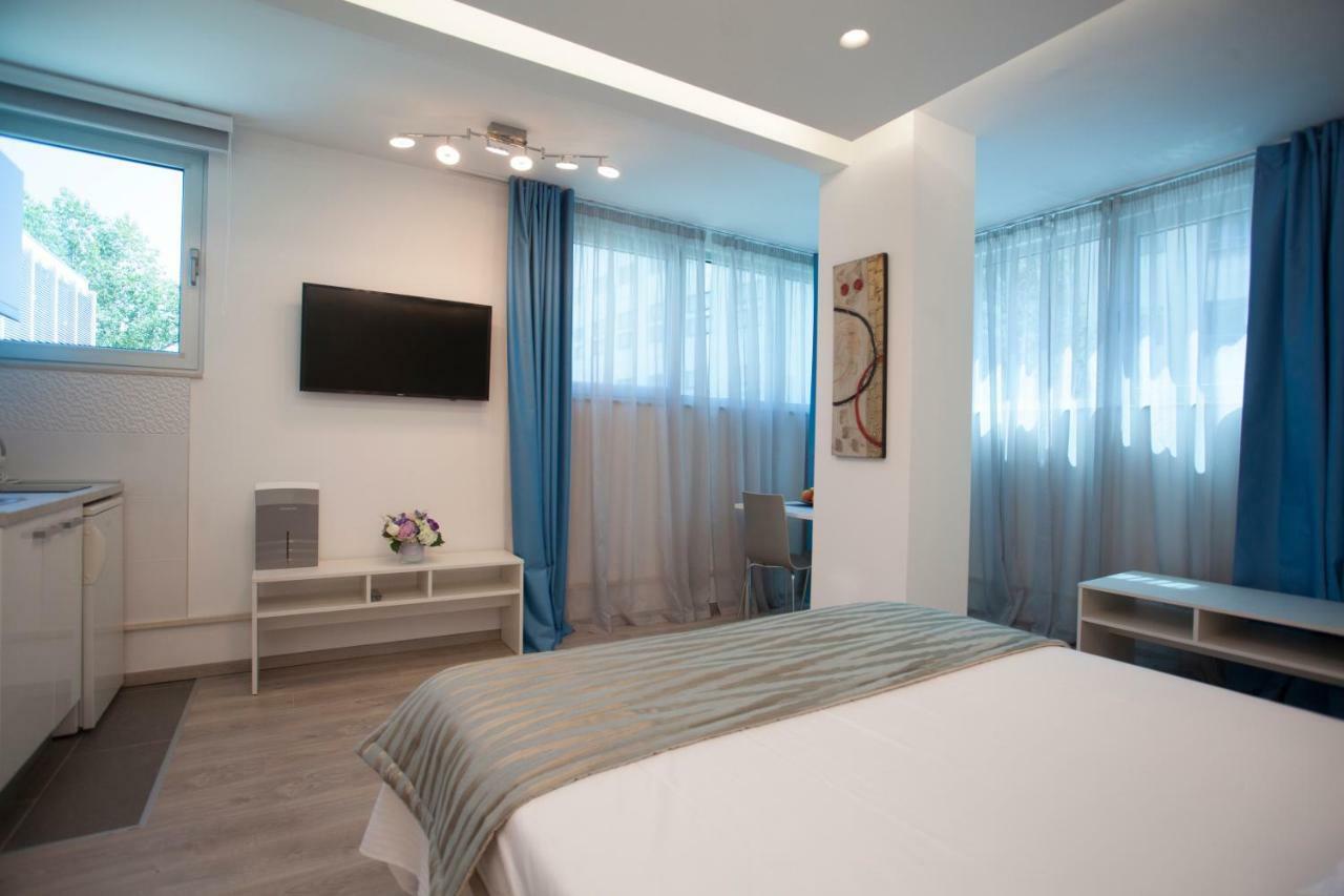 Apartments Lovret Flowers Сплит Экстерьер фото