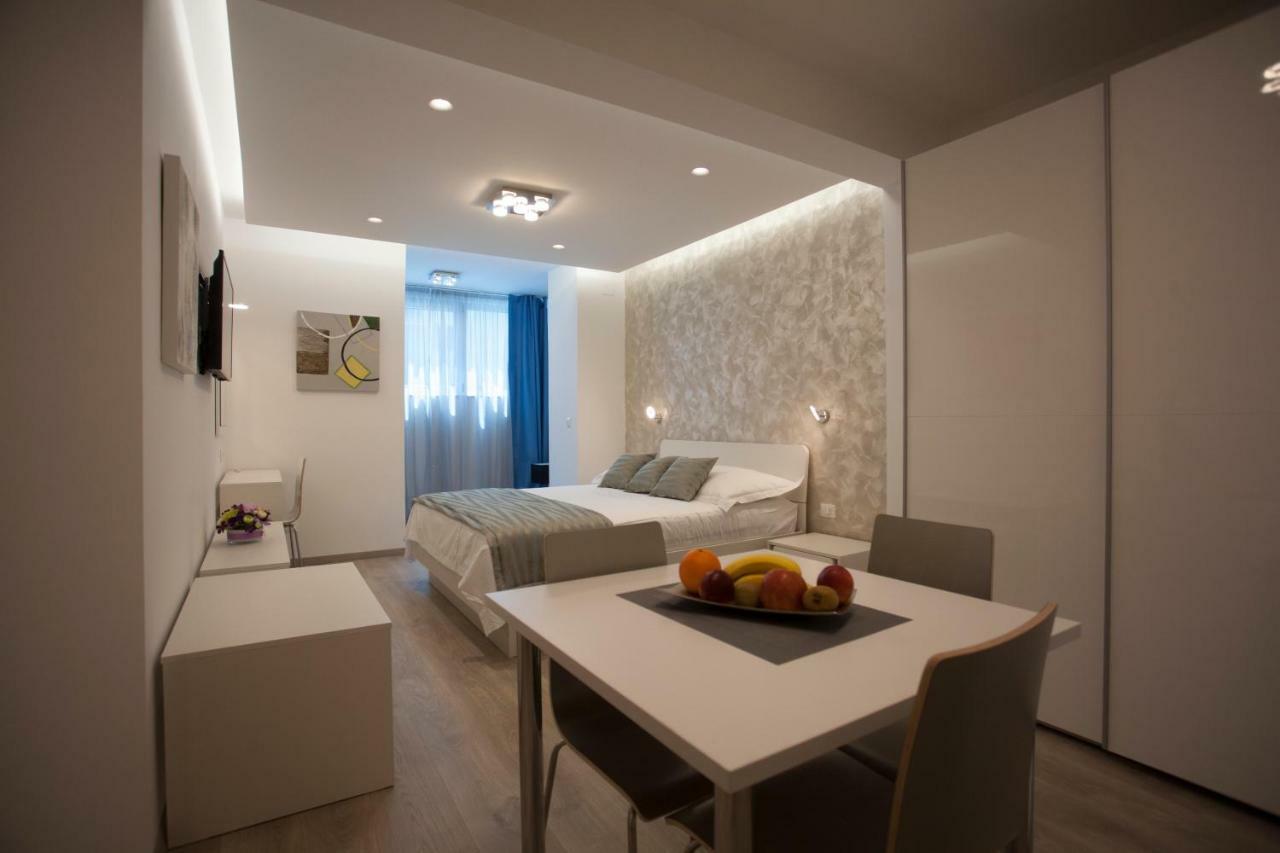 Apartments Lovret Flowers Сплит Экстерьер фото