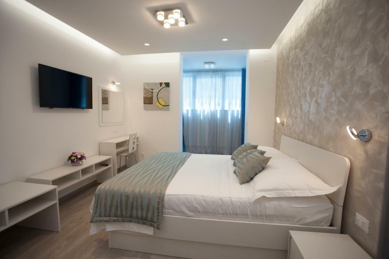 Apartments Lovret Flowers Сплит Экстерьер фото