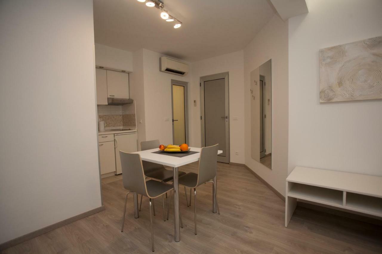 Apartments Lovret Flowers Сплит Экстерьер фото