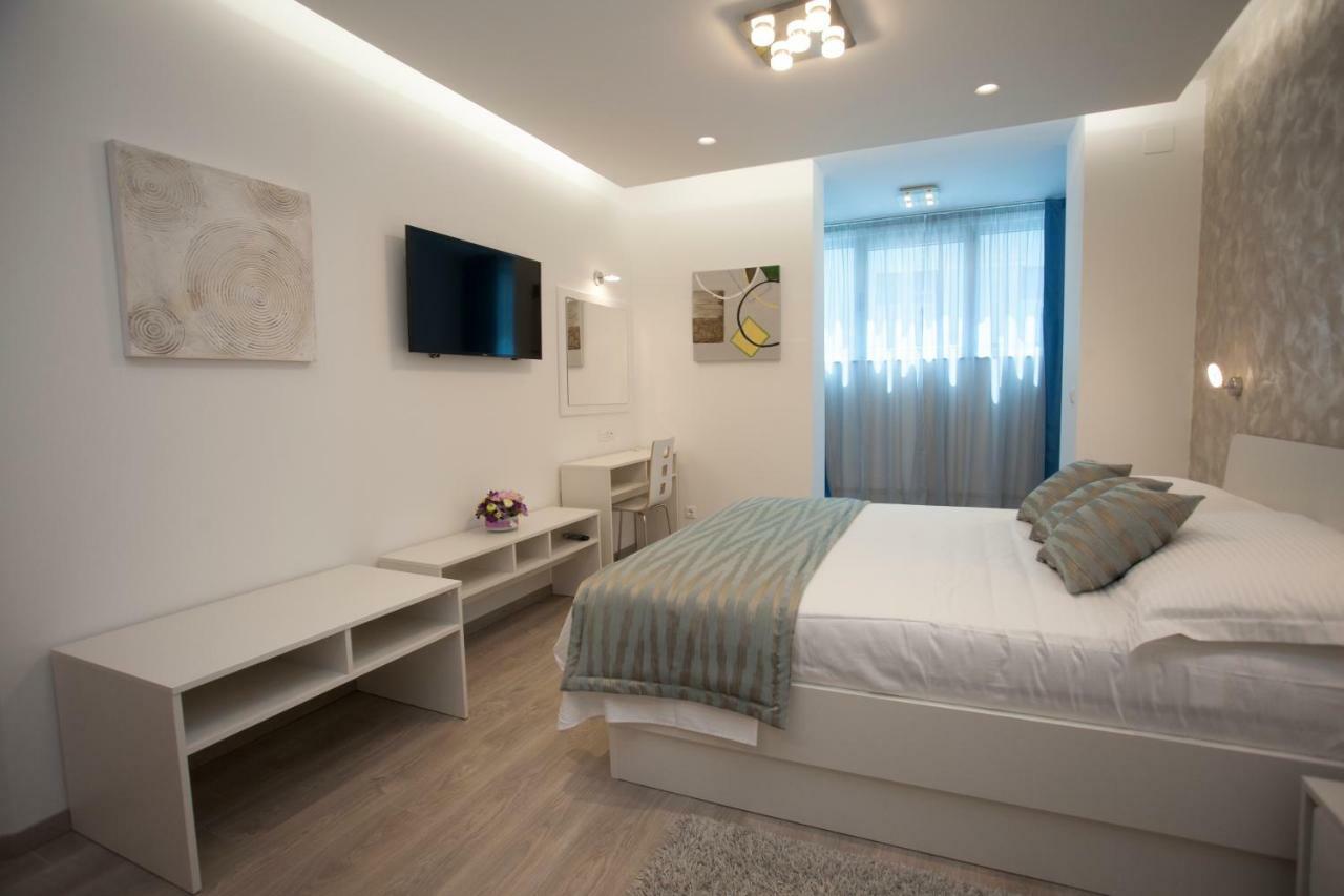 Apartments Lovret Flowers Сплит Экстерьер фото
