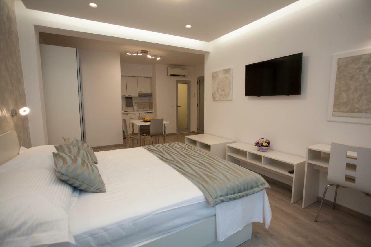 Apartments Lovret Flowers Сплит Экстерьер фото